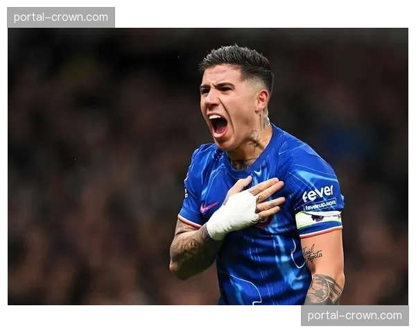 阿根廷恩佐费尔南德斯传球视野，中场纵向输送与节奏控制能力